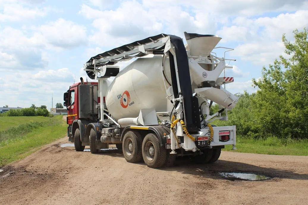 Автобетоносмеситель с насосом
